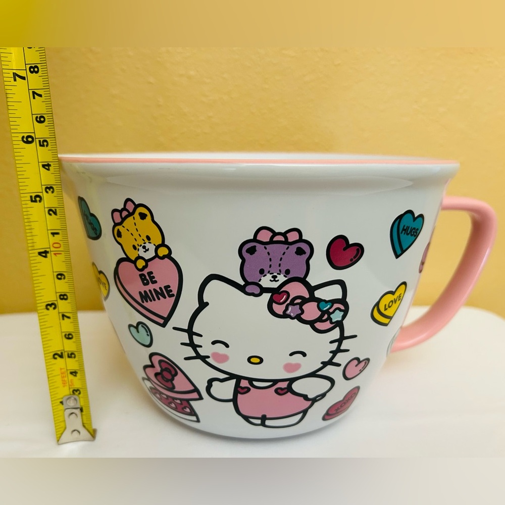 Hello Kitty Sanrio Large Mixing Bowl Valentine Candy Hearts NEW